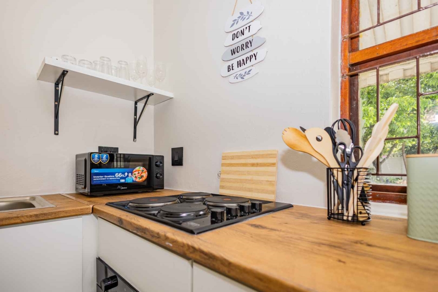 To Let 1 Bedroom Property for Rent in Oakdale Western Cape